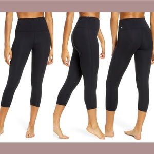 NWT Zella [ XS ] Studio Lite Crop‎ Leggings in Black